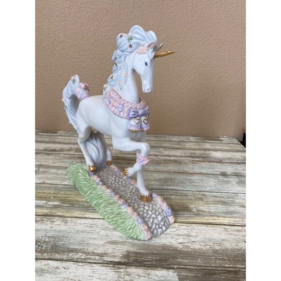 Princeton Gallery Wedding Bells Unicorn 2000 Fine Porcelain Figurine - No Box - Picture 4 of 14